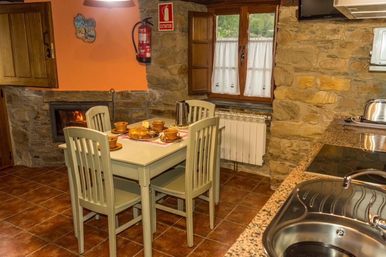 Apartamentos Rurales Tia Vicenta Santa Eulalia de Oscos Exteriör bild