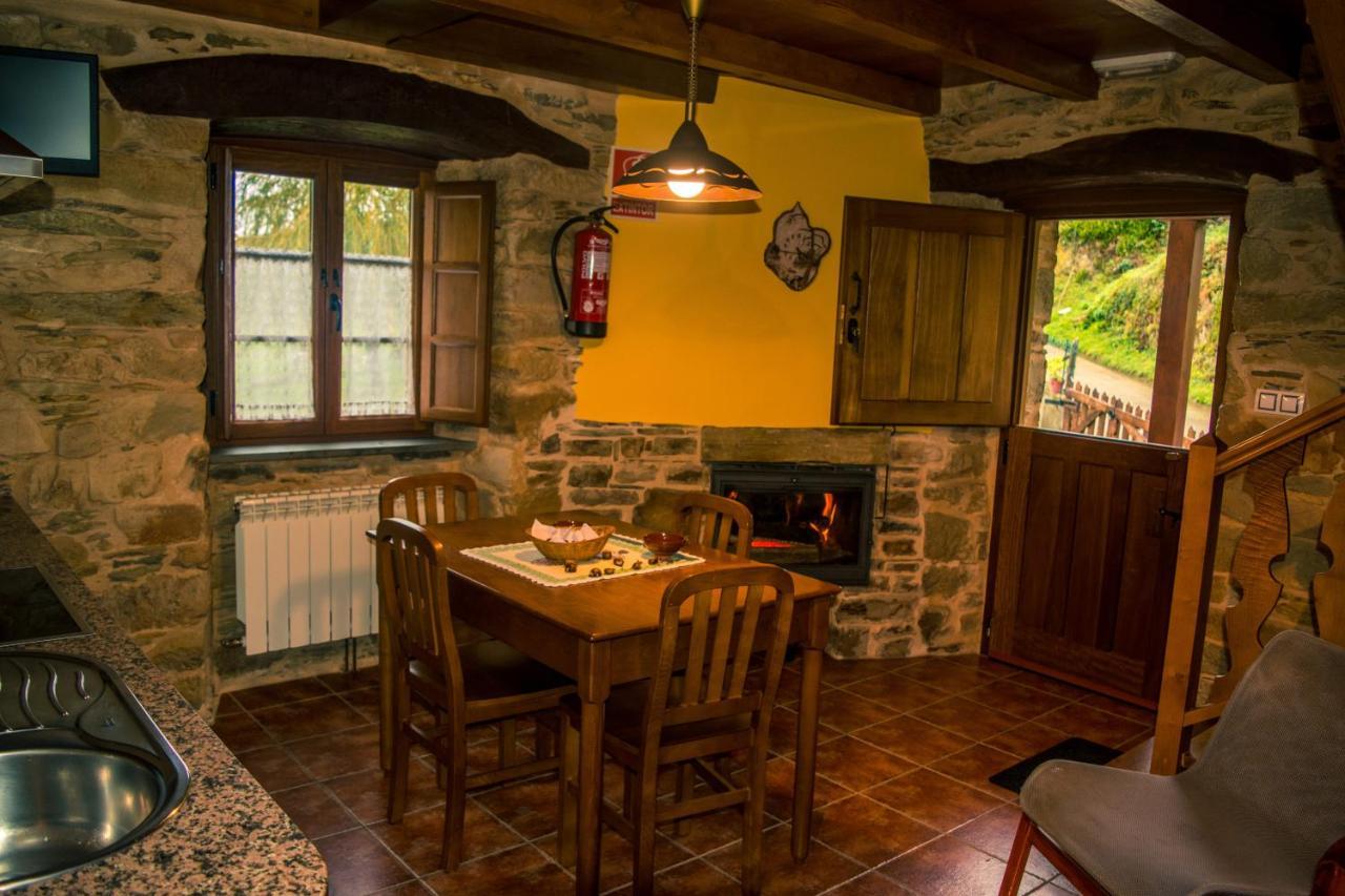 Apartamentos Rurales Tia Vicenta Santa Eulalia de Oscos Exteriör bild