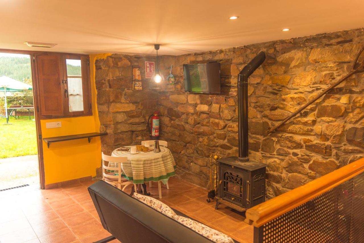Apartamentos Rurales Tia Vicenta Santa Eulalia de Oscos Exteriör bild